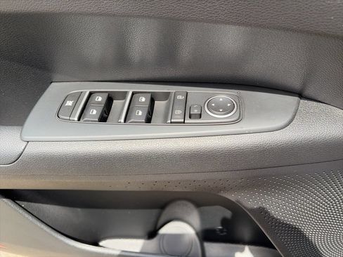 Used 2024 Kia Forte LXS w/ LXS Technology Package FWD image 19
