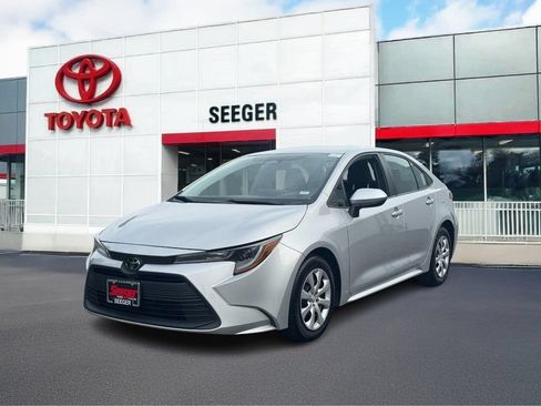 Used 2024 Toyota Corolla LE FWD image 11