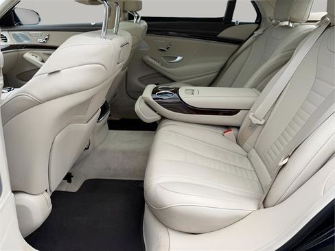 Used 2019 Mercedes-Benz S 560 4MATIC Sedan image 29