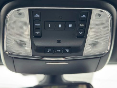 Used 2016 Jeep Grand Cherokee Overland w/ Advanced Technology Group image 34