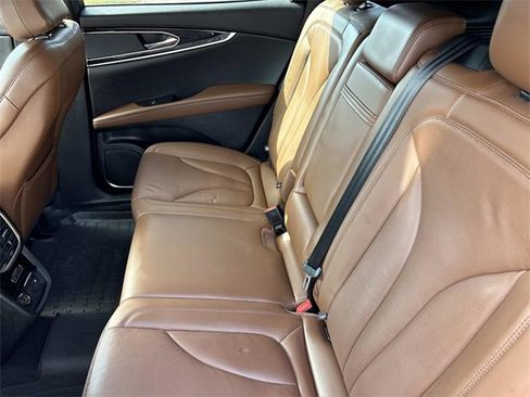 Used 2022 Lincoln Nautilus Reserve image 18