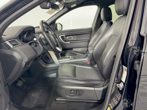 Used 2019 Land Rover Discovery Sport SE AWD/4WD image 5