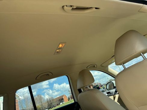 Used 2017 Volkswagen Tiguan S image 28