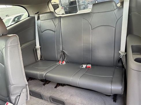 Used 2015 Chevrolet Traverse LS FWD image 18