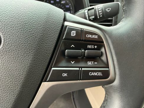 Used 2017 Hyundai Elantra Value Edition FWD image 38