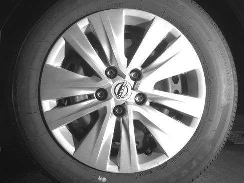 Used 2025 Nissan Sentra S image 14