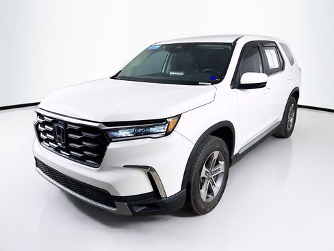Certified 2025 Honda Pilot EX-L image 4