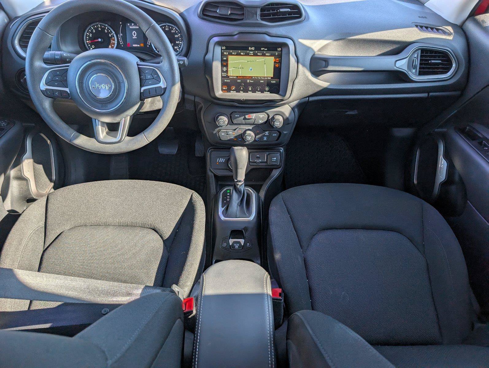 Used 2023 Jeep Renegade Latitude AWD/4WD image 33