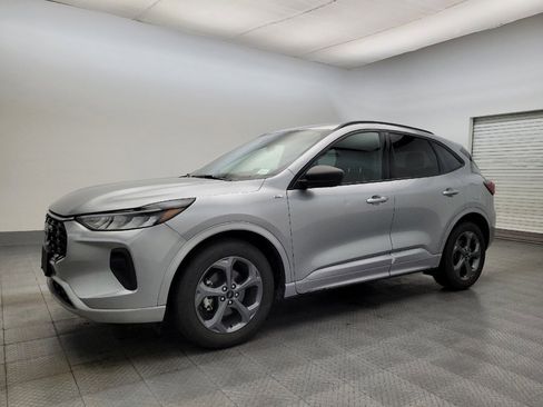 Used 2024 Ford Escape ST-Line image 2