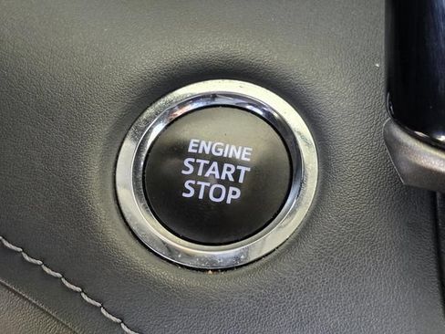Used 2023 Toyota Highlander XLE FWD image 22