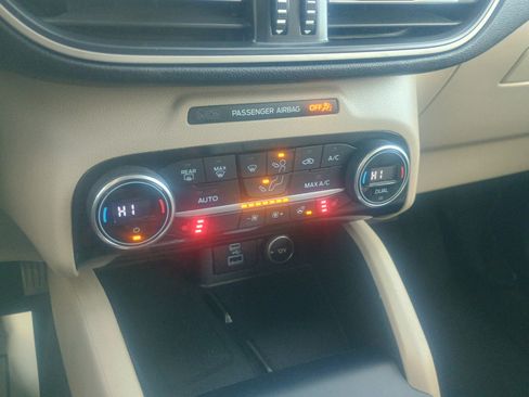 Used 2021 Ford Escape SEL w/ Technology Package image 26