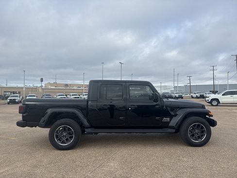 Used 2022 Jeep Gladiator Overland w/ Popular Equipment Package image 8