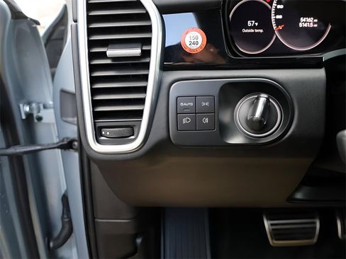 Used 2023 Porsche Cayenne GTS image 35