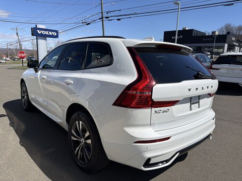 Certified 2025 Volvo XC60 B5 Core image 3
