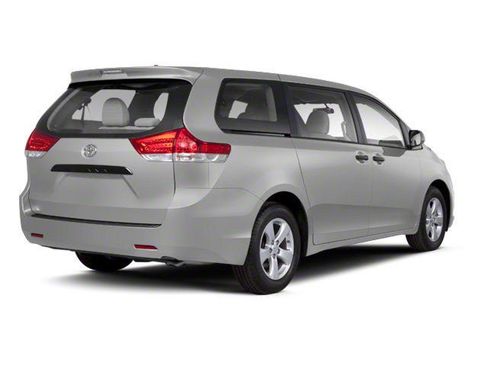 Used 2013 Toyota Sienna XLE w/ Entertainment Pkg AWD/4WD image 2
