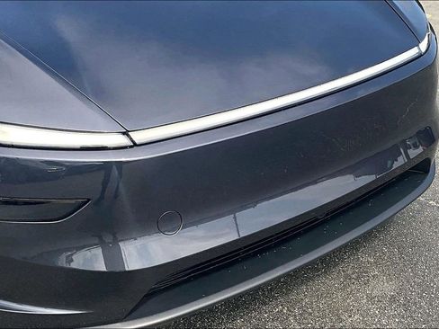 Used 2026 Tesla Model Y AWD image 32