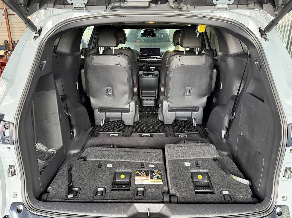 Used 2025 Toyota Sienna XSE AWD/4WD image 26