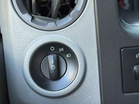 Used 2015 Ford E-350 and Econoline 350 Super Duty image 18