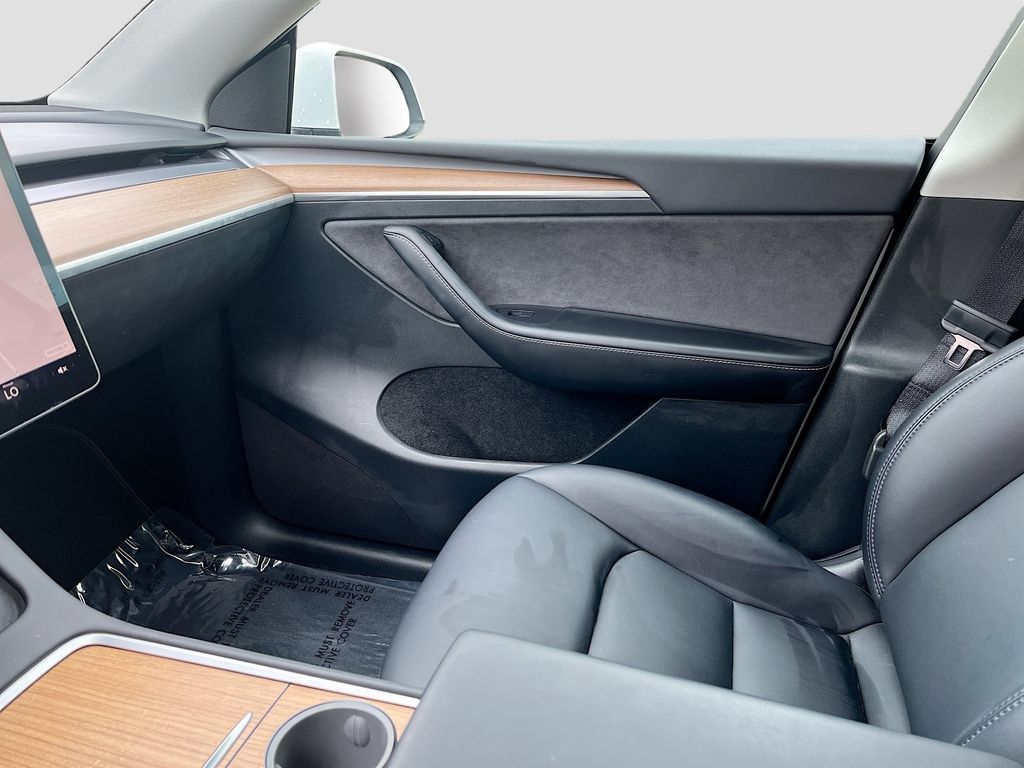 Used 2023 Tesla Model Y Long Range AWD/4WD image 21
