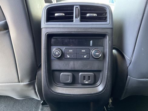 Used 2020 Buick Envision Essence FWD image 38