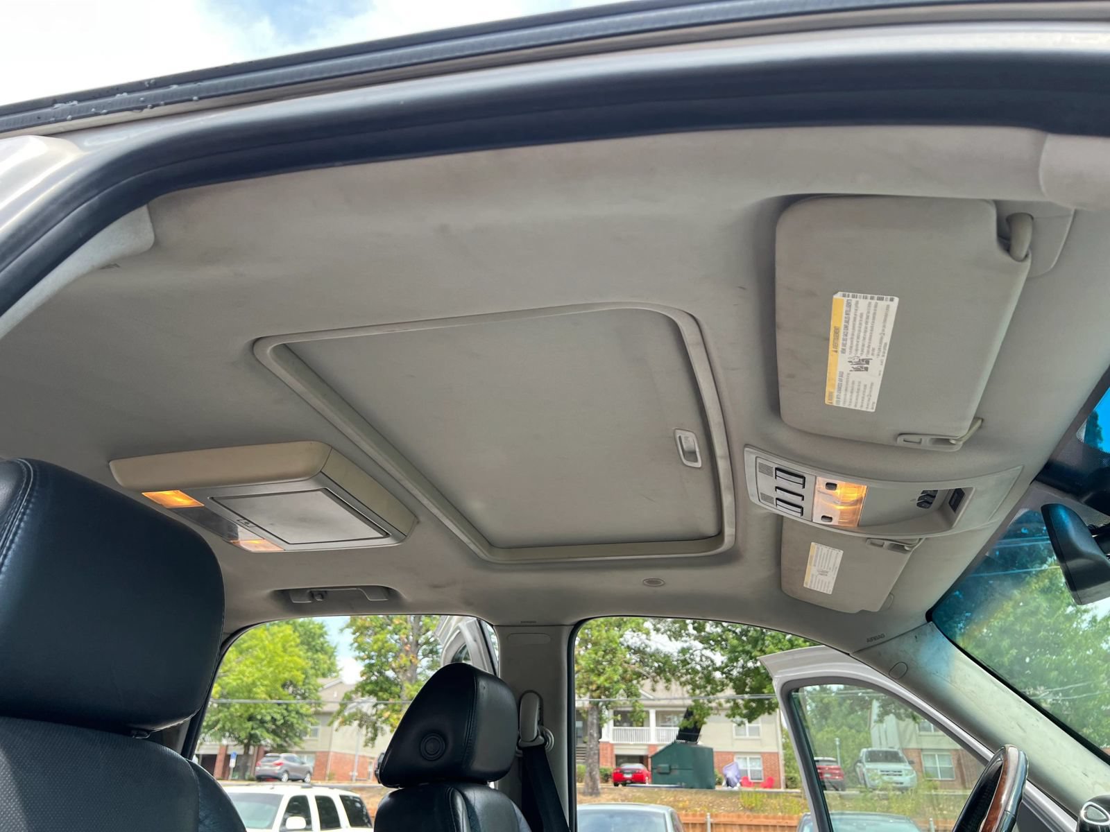 Used 2007 Cadillac Escalade AWD w/ Climate Package image 20