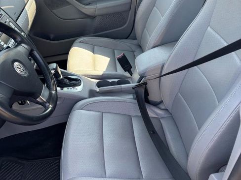 Used 2009 Volkswagen Jetta SE image 18