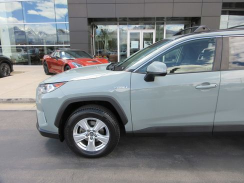 Used 2019 Toyota RAV4 XLE w/ Convenience Package AWD/4WD image 2