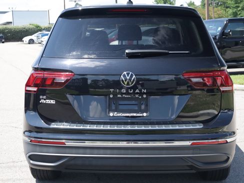 Used 2022 Volkswagen Tiguan SE FWD image 4