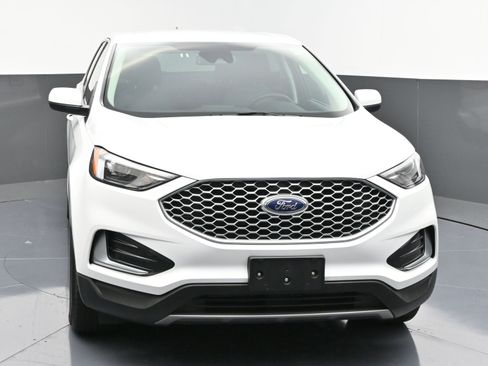 Used 2023 Ford Edge SEL image 2