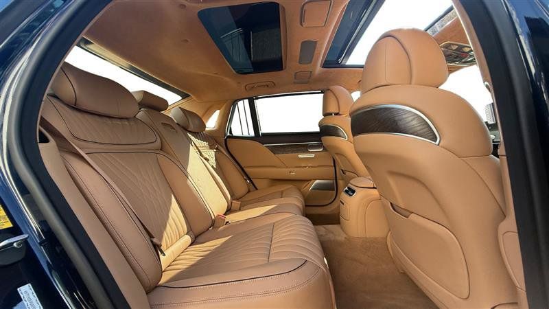 Used 2023 Genesis G90 3.5T AWD/4WD image 18