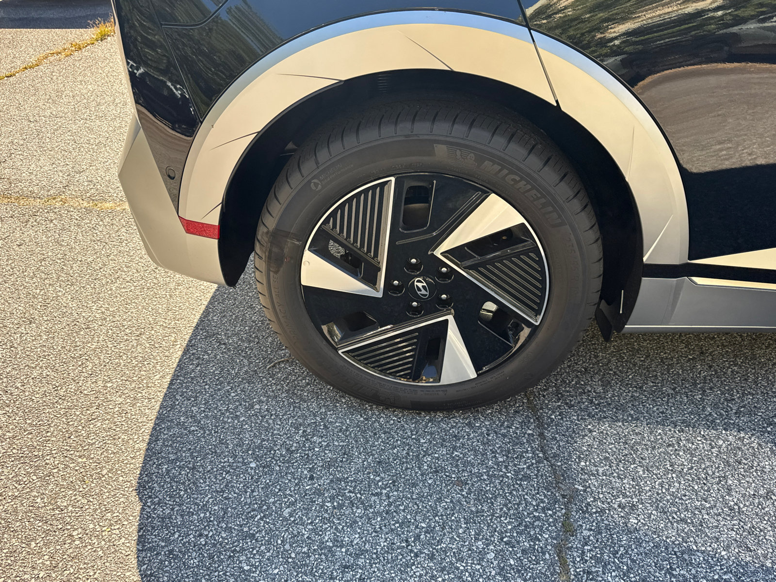 New 2027 Hyundai Ioniq 5 Limited RWD image 18