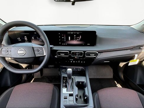New 2026 Nissan Sentra SR FWD image 10