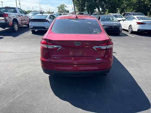 Used 2020 Ford Fusion SEL FWD image 2