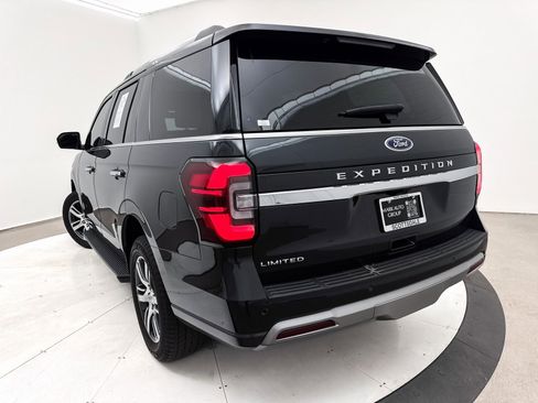 Used 2024 Ford Expedition Limited image 11