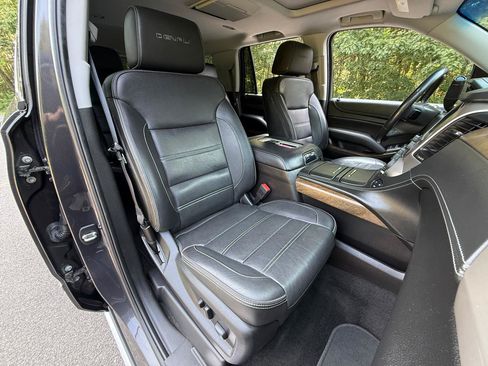 Used 2018 GMC Yukon Denali w/ Denali Ultimate Package AWD/4WD image 28