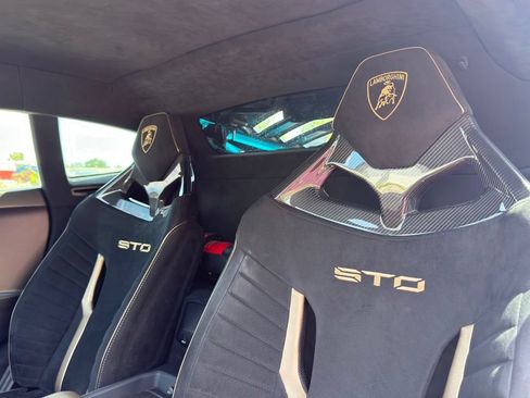 Used 2022 Lamborghini Huracan STO RWD image 30
