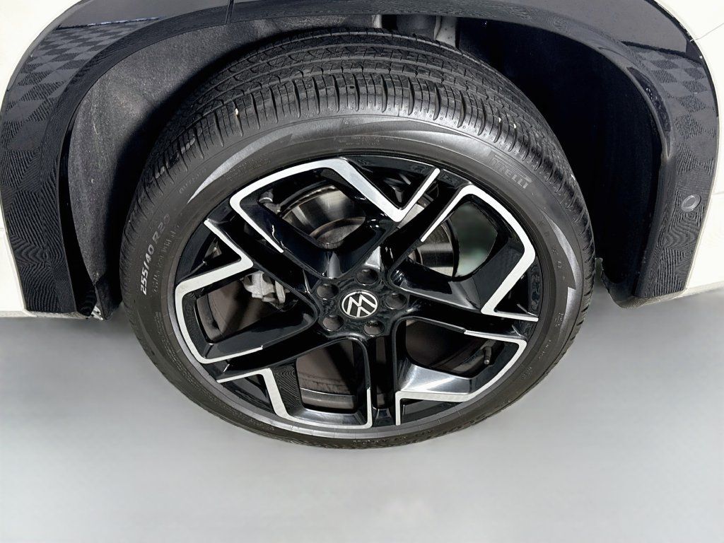 Used 2026 Volkswagen Tiguan SEL R-Line AWD/4WD image 26