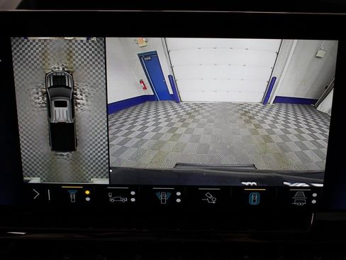 Used 2023 Chevrolet Silverado 1500 ZR2 image 15