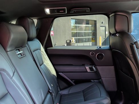 Used 2019 Land Rover Range Rover Sport HSE AWD/4WD image 25