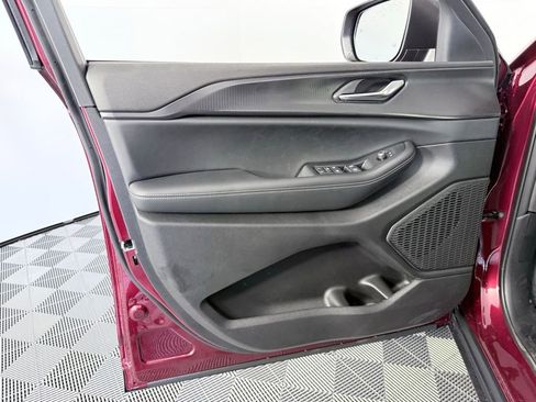 New 2025 Jeep Grand Cherokee L Laredo image 9