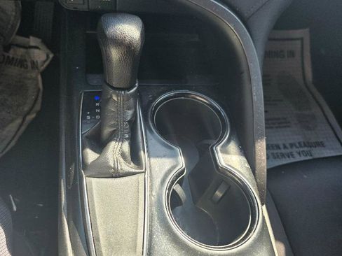 Used 2018 Toyota Camry LE image 16