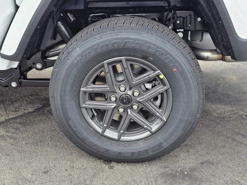 New 2026 Jeep Gladiator Sport image 9