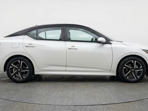 Used 2025 Nissan Sentra SV image 11