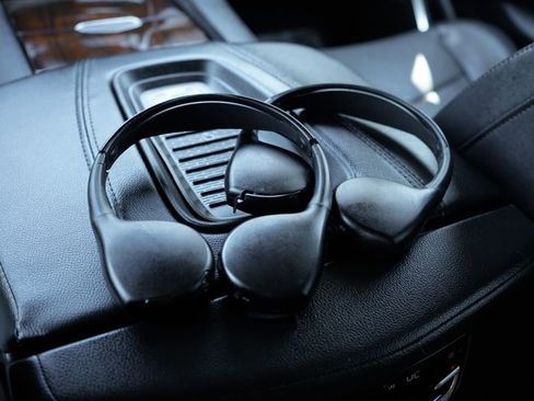 Used 2018 Cadillac Escalade ESV Premium Luxury image 42