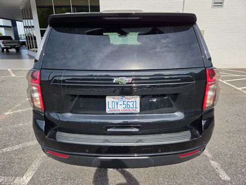 Used 2024 Chevrolet Suburban Z71 w/ Luxury Package AWD/4WD image 7