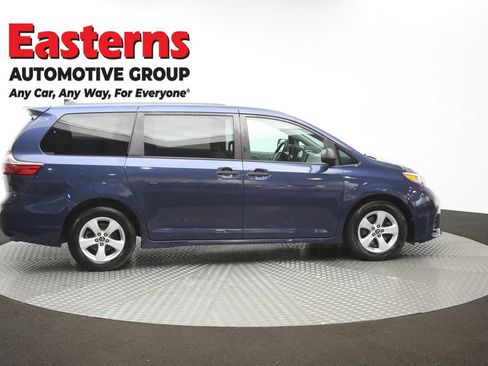 Used 2020 Toyota Sienna L FWD image 45
