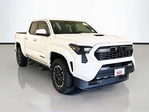 New 2025 Toyota Tacoma TRD Sport image 3