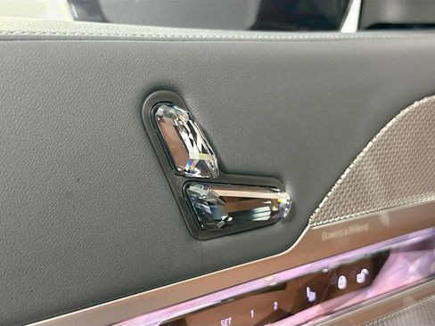 New 2025 BMW 740i xDrive w/ Executive Package image 18