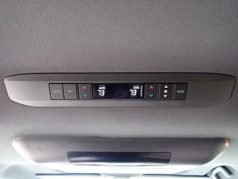 Used 2022 Toyota Sienna Limited image 20