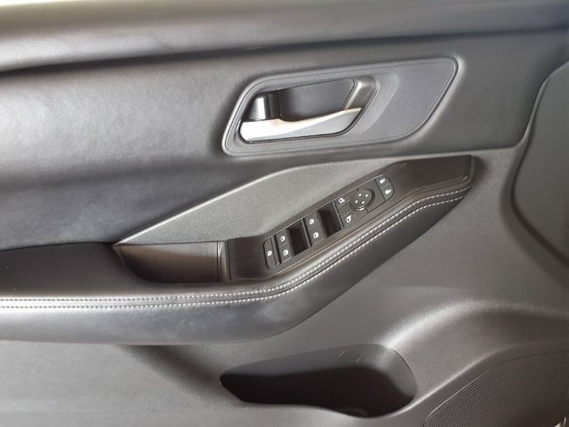 Used 2026 Nissan Rogue SV AWD/4WD image 16